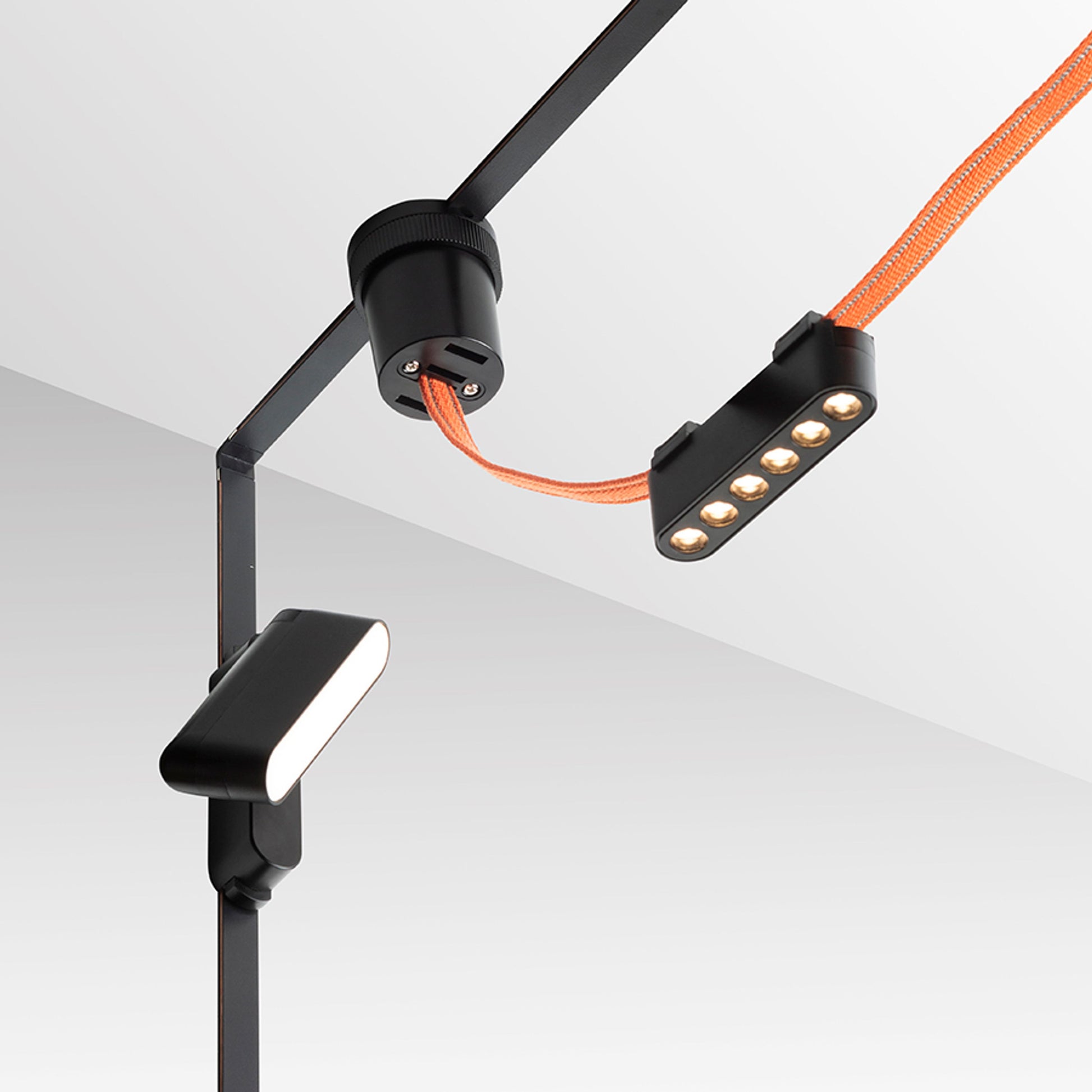 RENDL Ultra-thin track system OXONIA 11 with tilt-function for the VEGA/WAVE system black  24= LED 6W 110°  3000K 4000K 6500K R14321 14