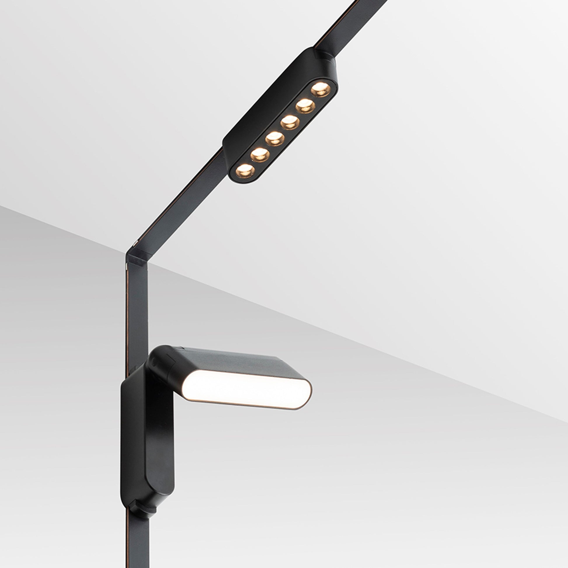 RENDL Ultra-thin track system OXONIA 11 with tilt-function for the VEGA/WAVE system black  24= LED 6W 110°  3000K 4000K 6500K R14321 15